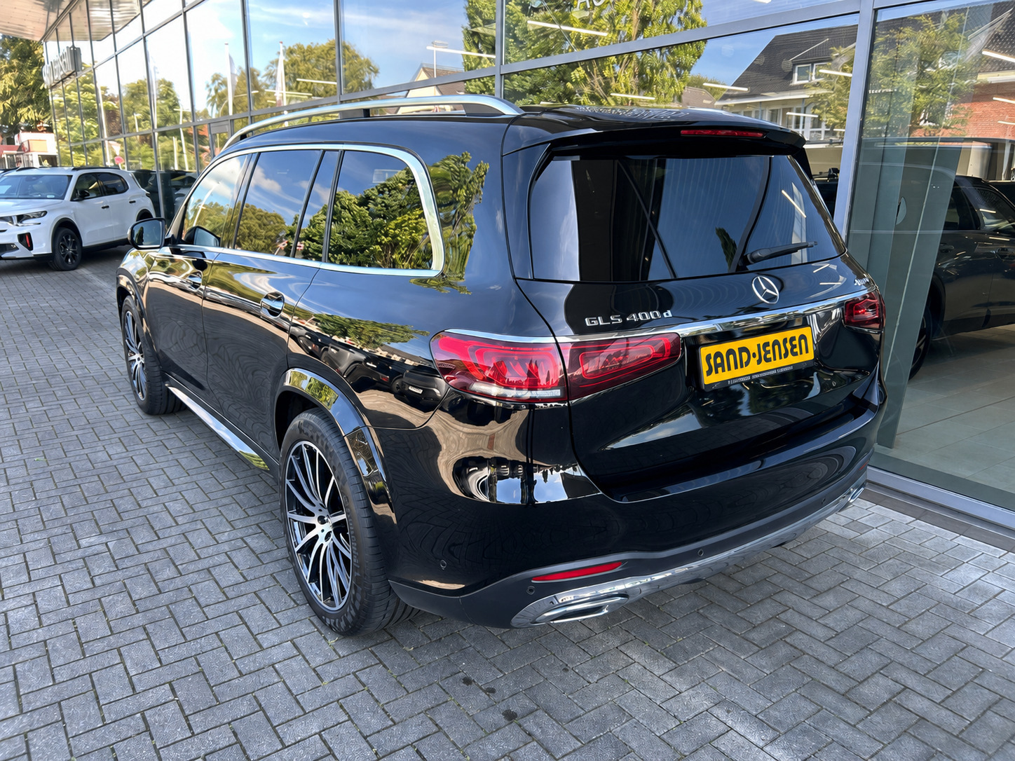 Sort Mercedes GLS400 d fra 2023