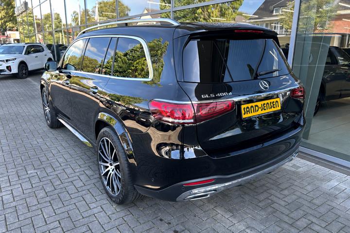 Sort Mercedes GLS400 d fra 2023