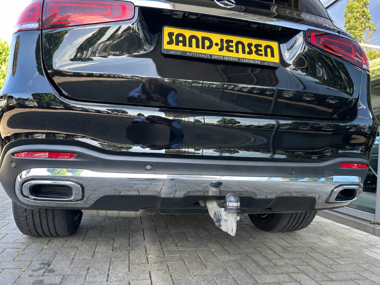 Sort Mercedes GLS400 d fra 2023