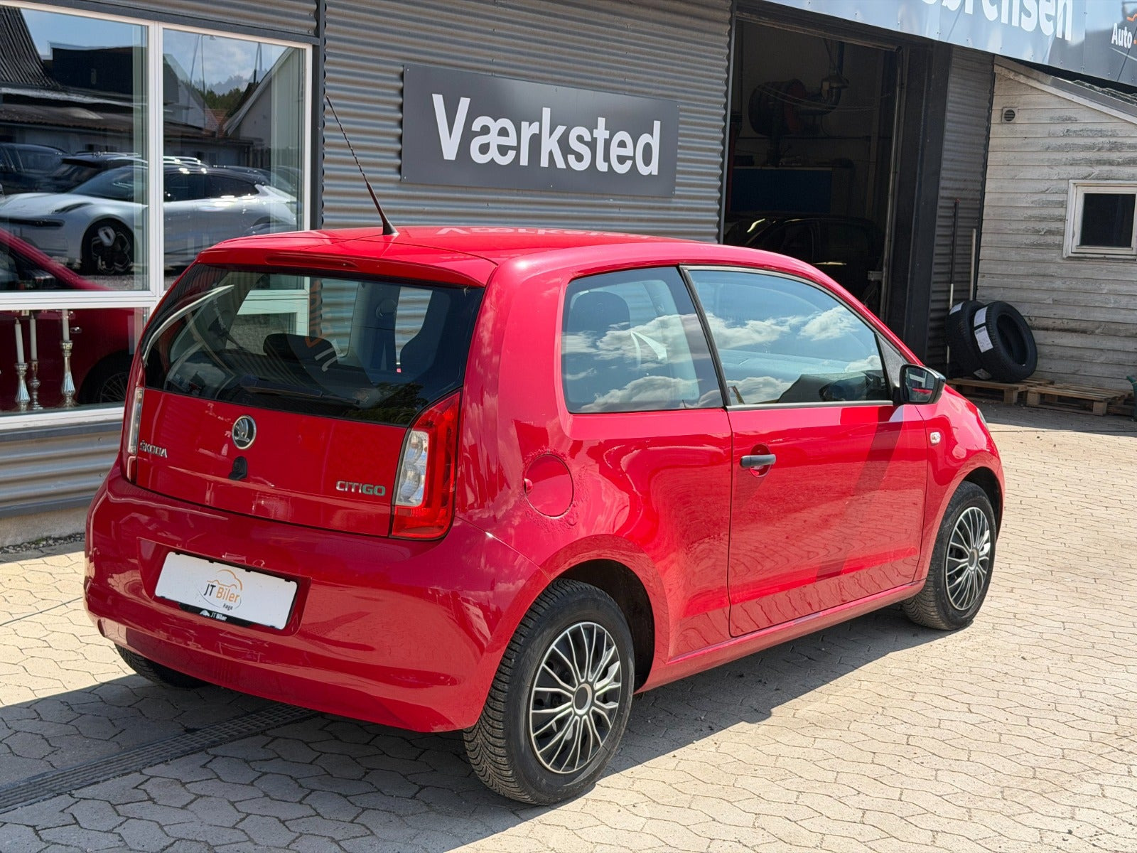 Rød Skoda Citigo fra 2013