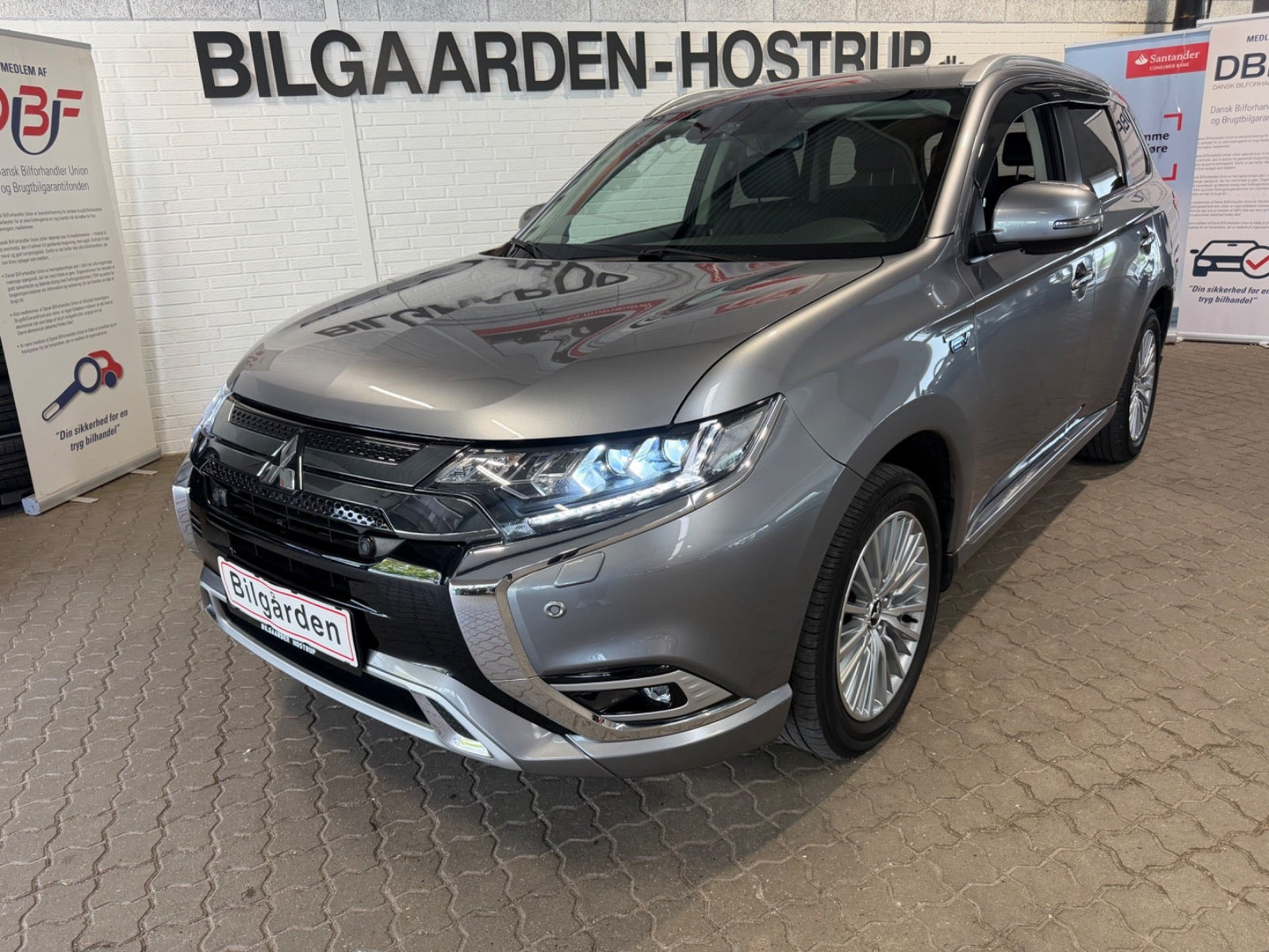 Mitsubishi Outlander 2,4 PHEV Intense CVT 4WD