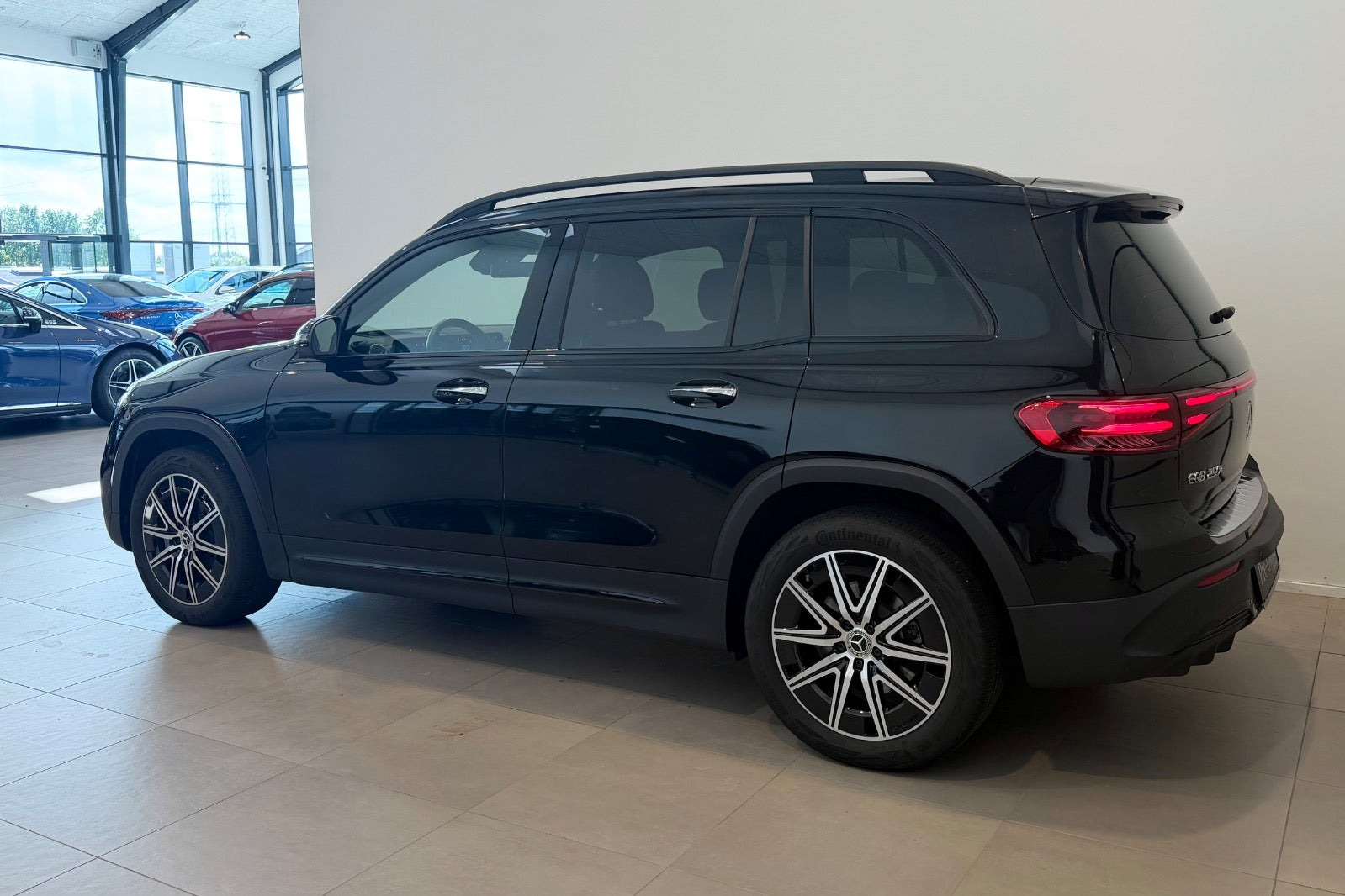 Sort Mercedes EQB250+ fra 2026