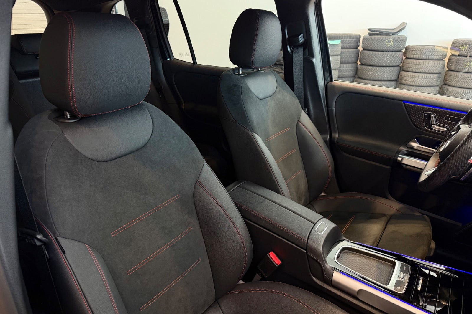 Sort Mercedes EQB250+ fra 2026