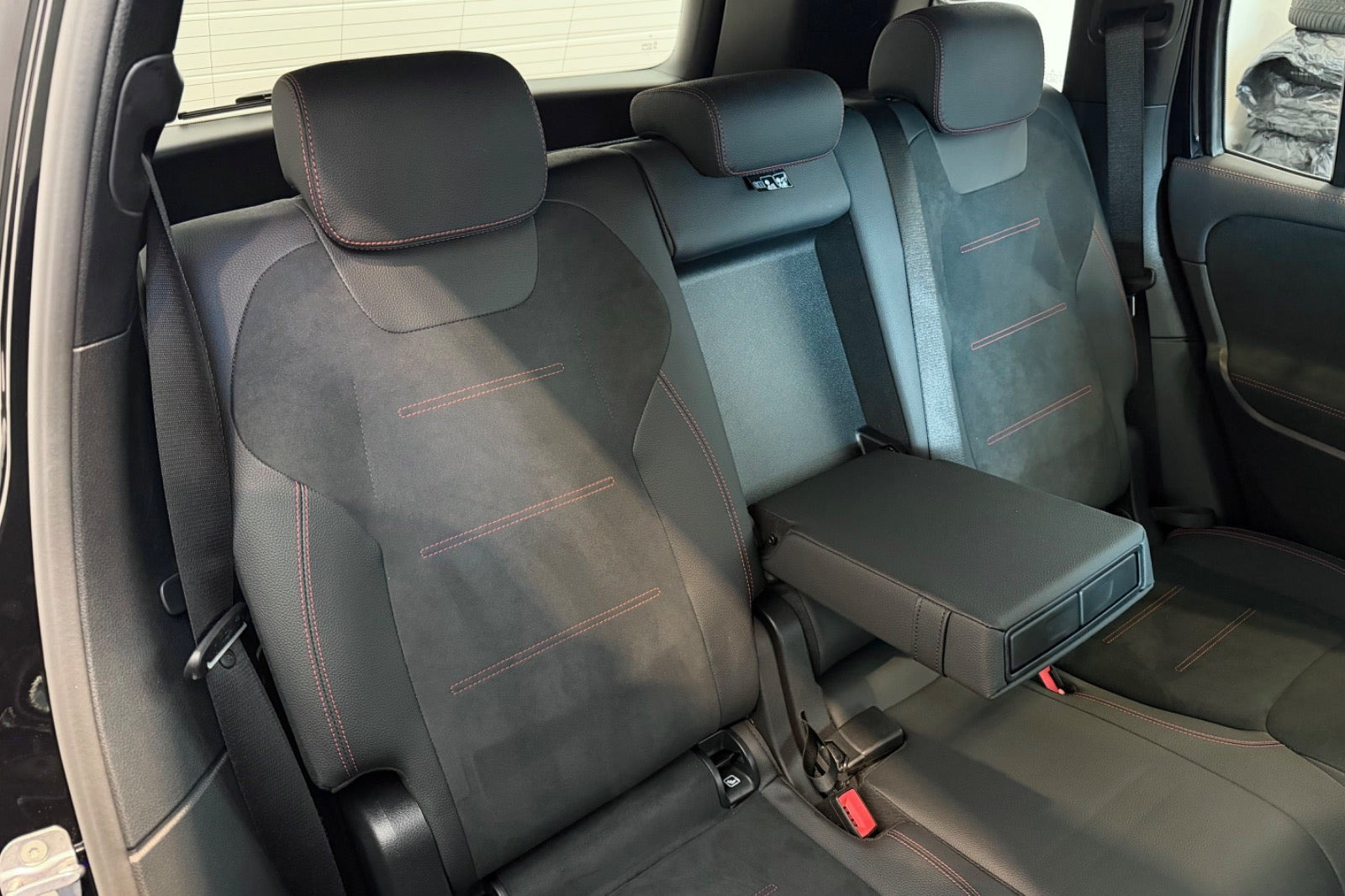 Sort Mercedes EQB250+ fra 2026