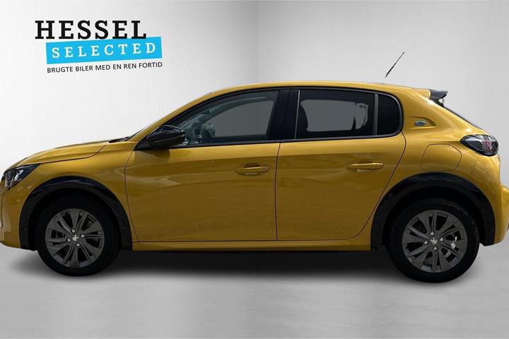 Gul Peugeot e-208 fra 2023