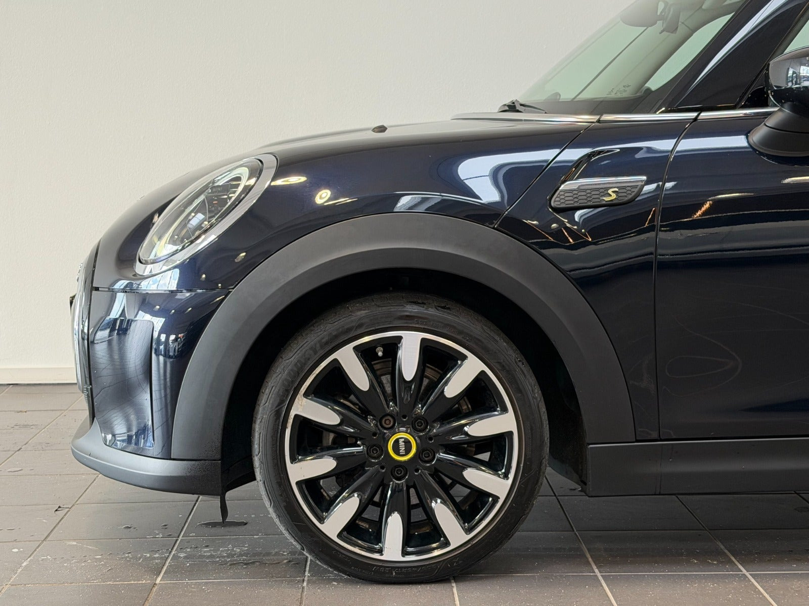 Sort Mini Cooper SE fra 2021