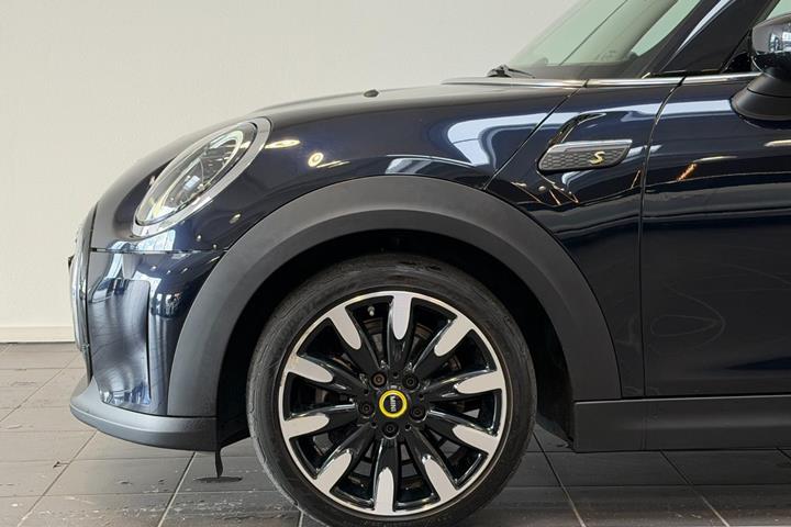 Sort Mini Cooper SE fra 2021