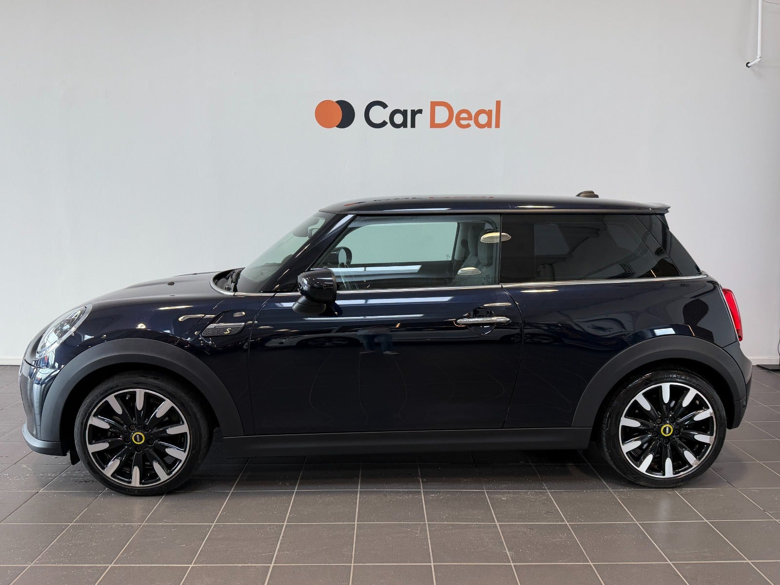 Sort Mini Cooper SE fra 2021