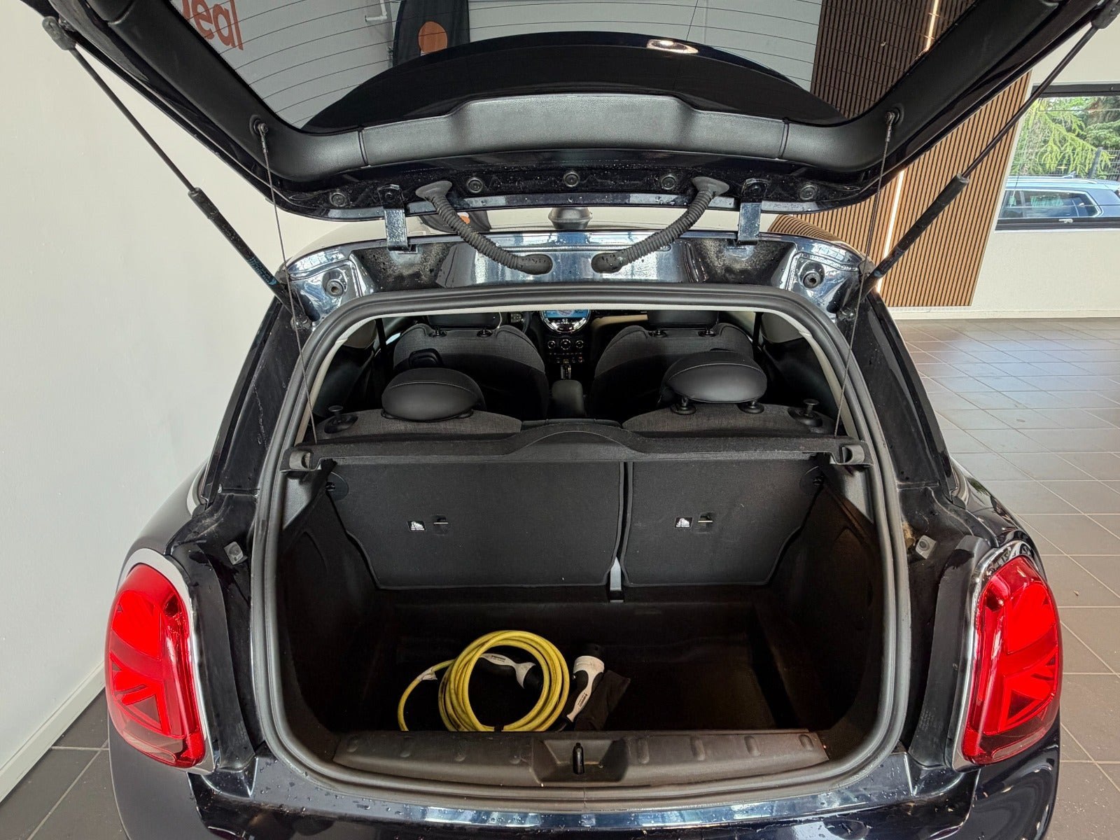 Sort Mini Cooper SE fra 2021