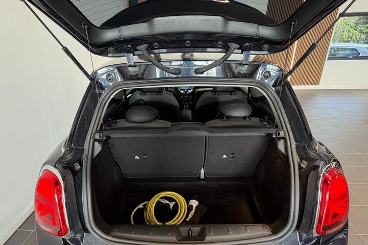 Sort Mini Cooper SE fra 2021
