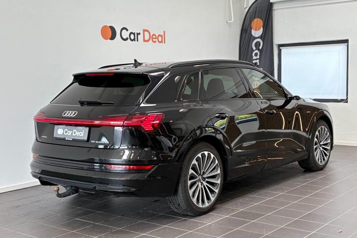 Sort Audi e-tron fra 2020