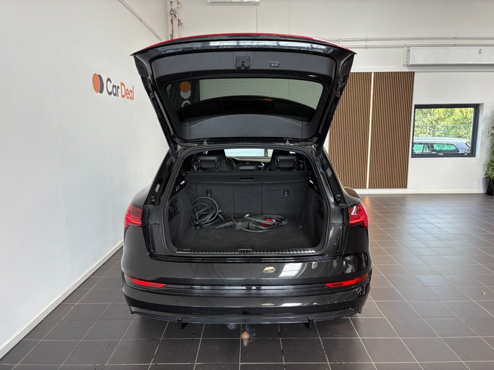 Sort Audi e-tron fra 2020