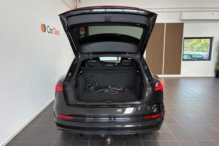Sort Audi e-tron fra 2020
