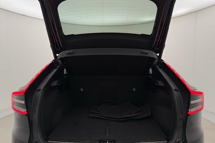 Sort Volvo C40 fra 2023