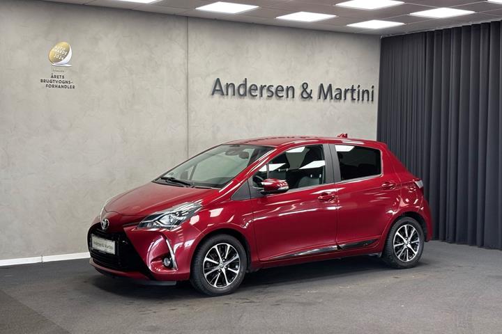 Rød Toyota Yaris fra 2020