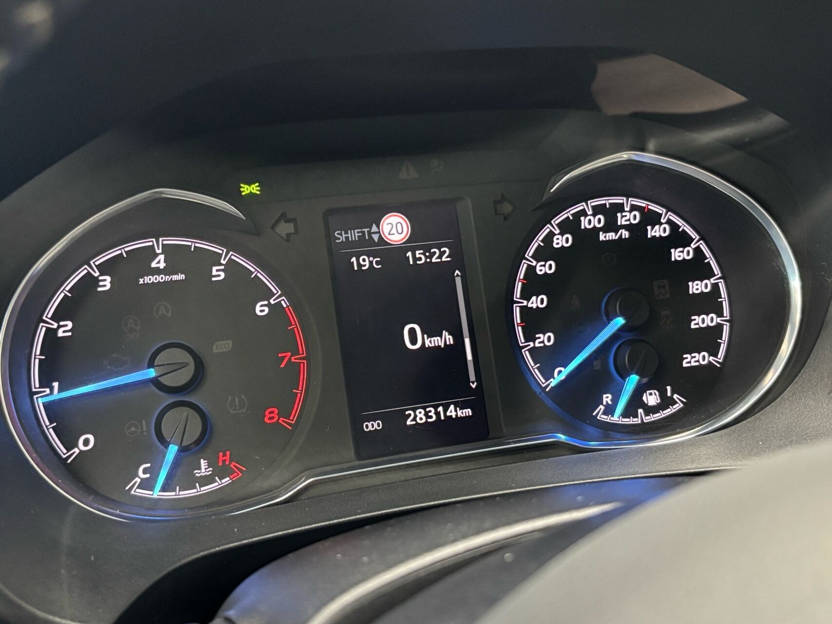 Rød Toyota Yaris fra 2020