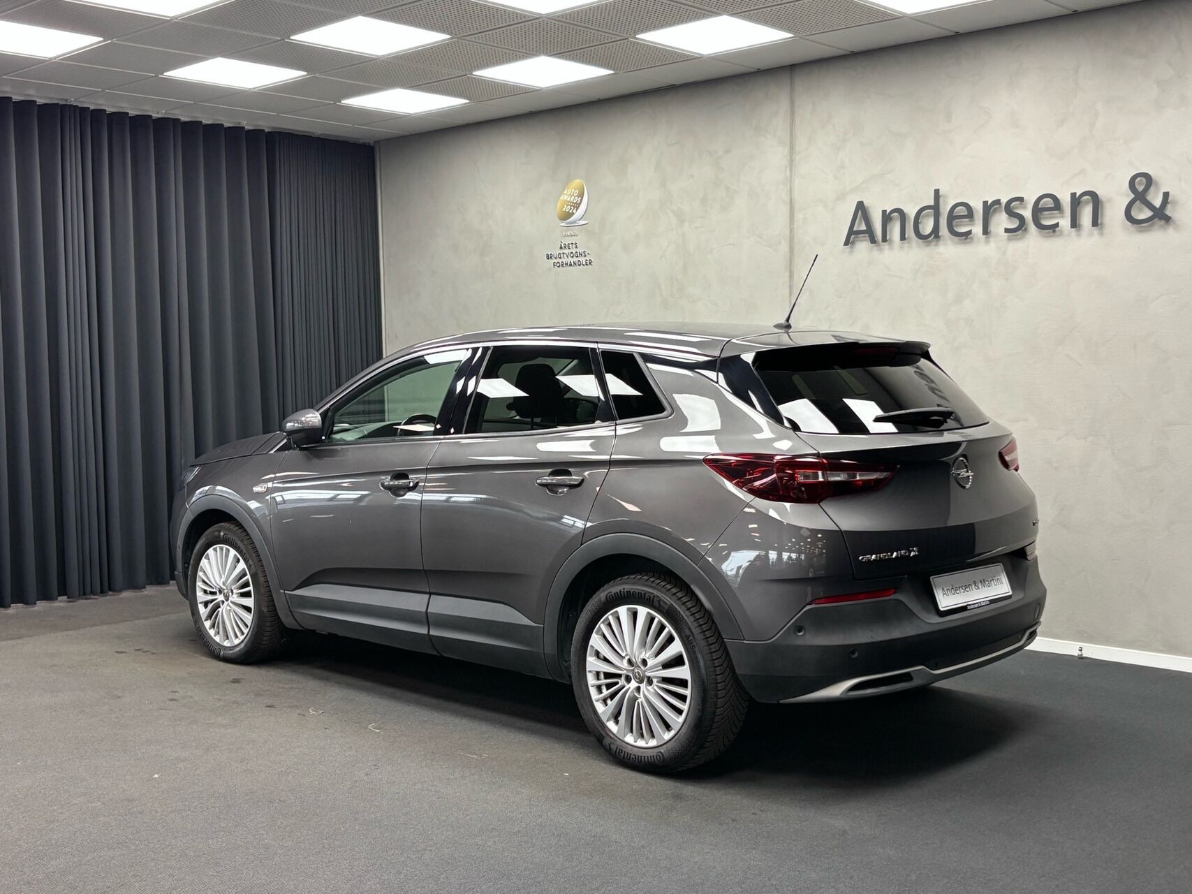Sort Opel Grandland X fra 2018
