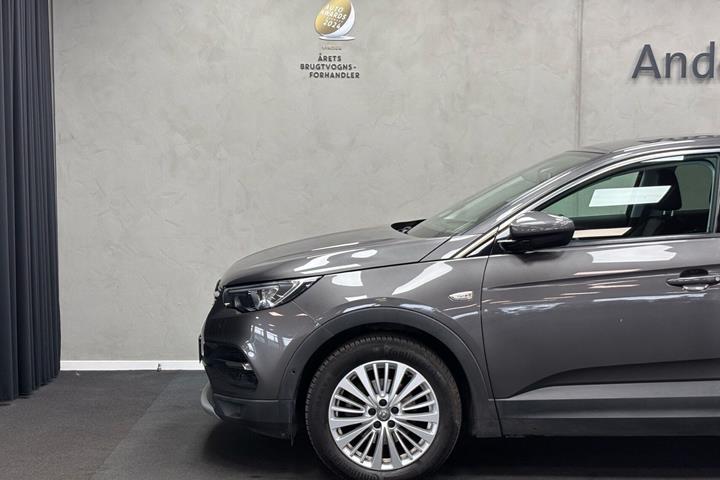 Sort Opel Grandland X fra 2018