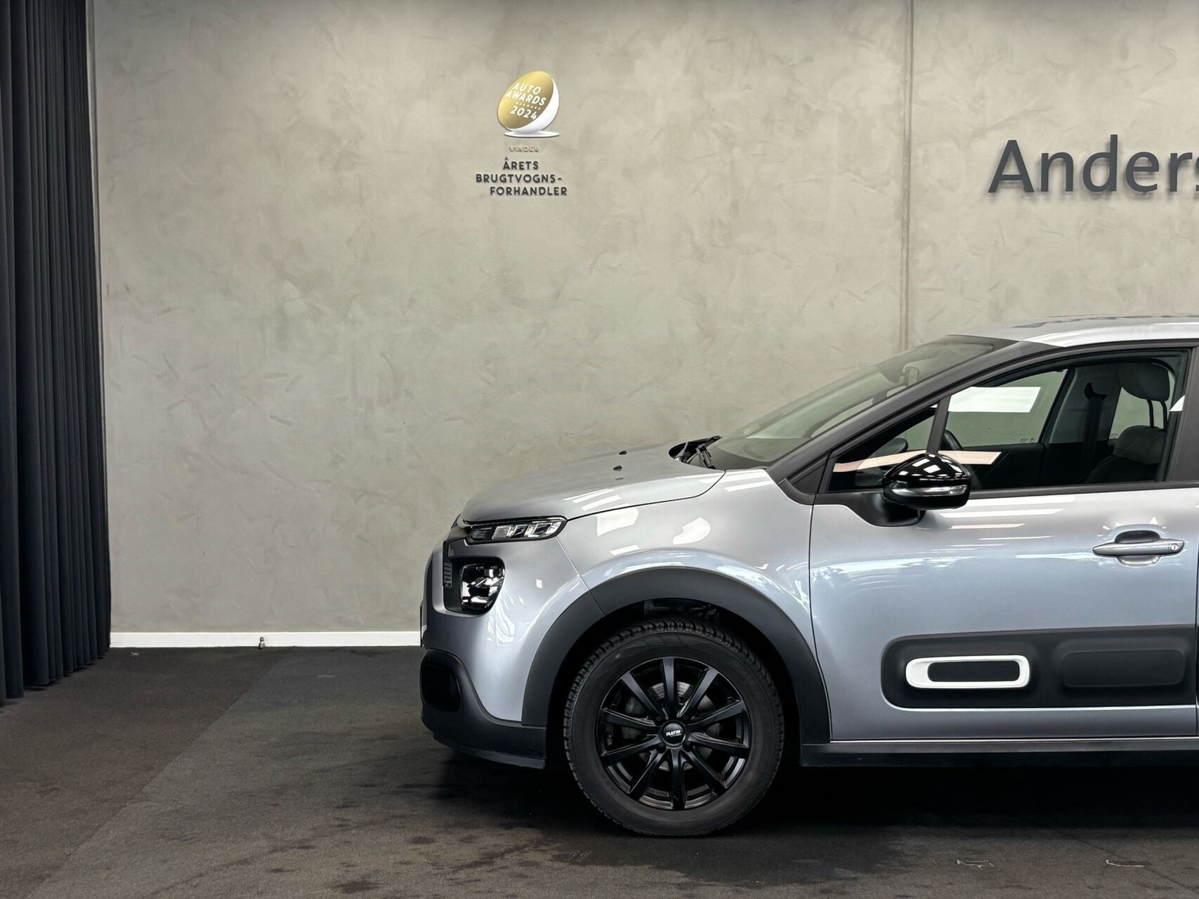 Grå Citroën C3 fra 2024