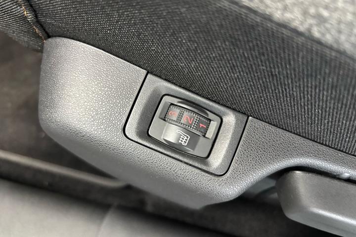Grå Citroën C3 fra 2024