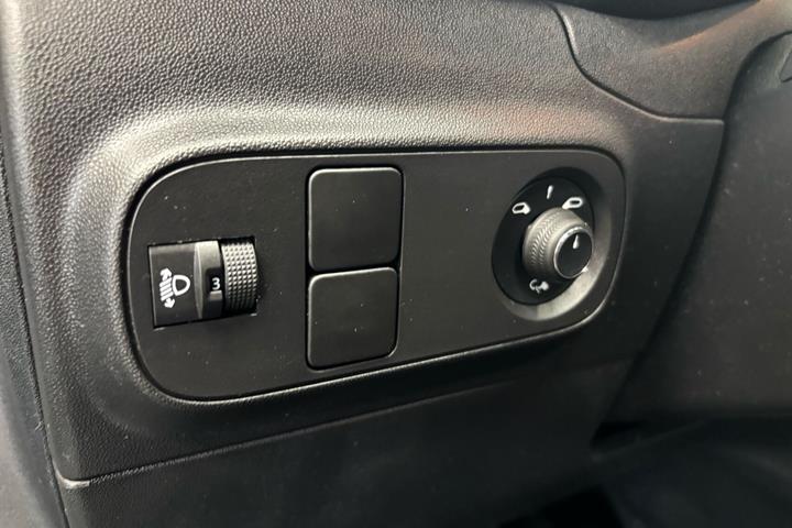 Grå Citroën C3 fra 2024