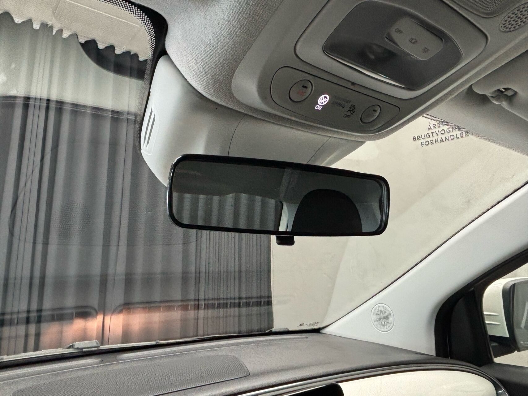 Hvid Fiat 500e fra 2023