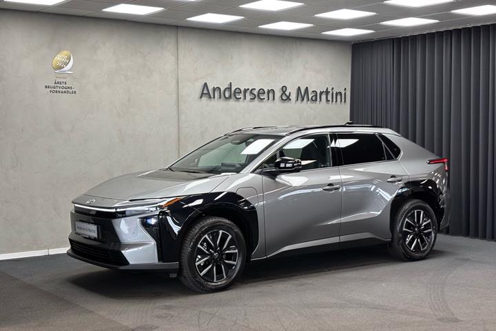 Grå Toyota BZ4X fra 2026