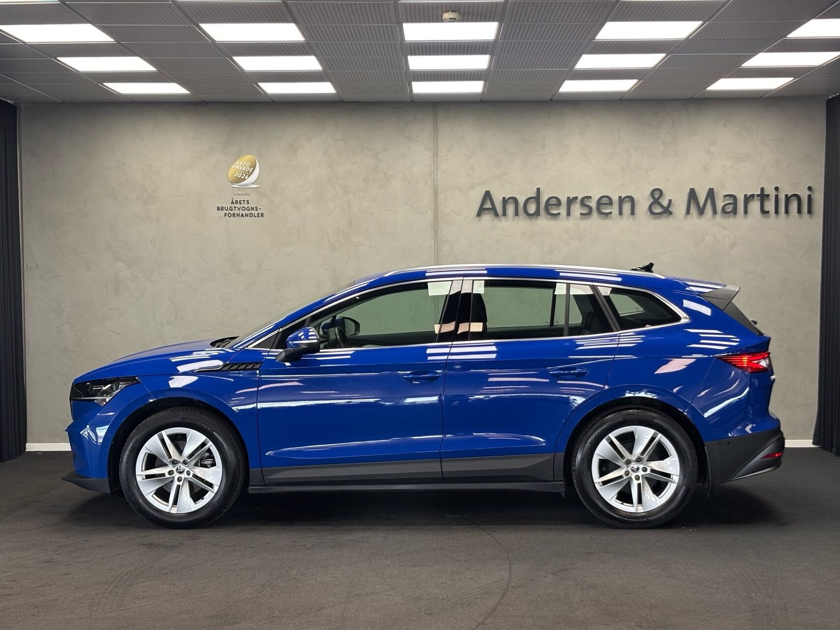 Blå Skoda Enyaq fra 2022