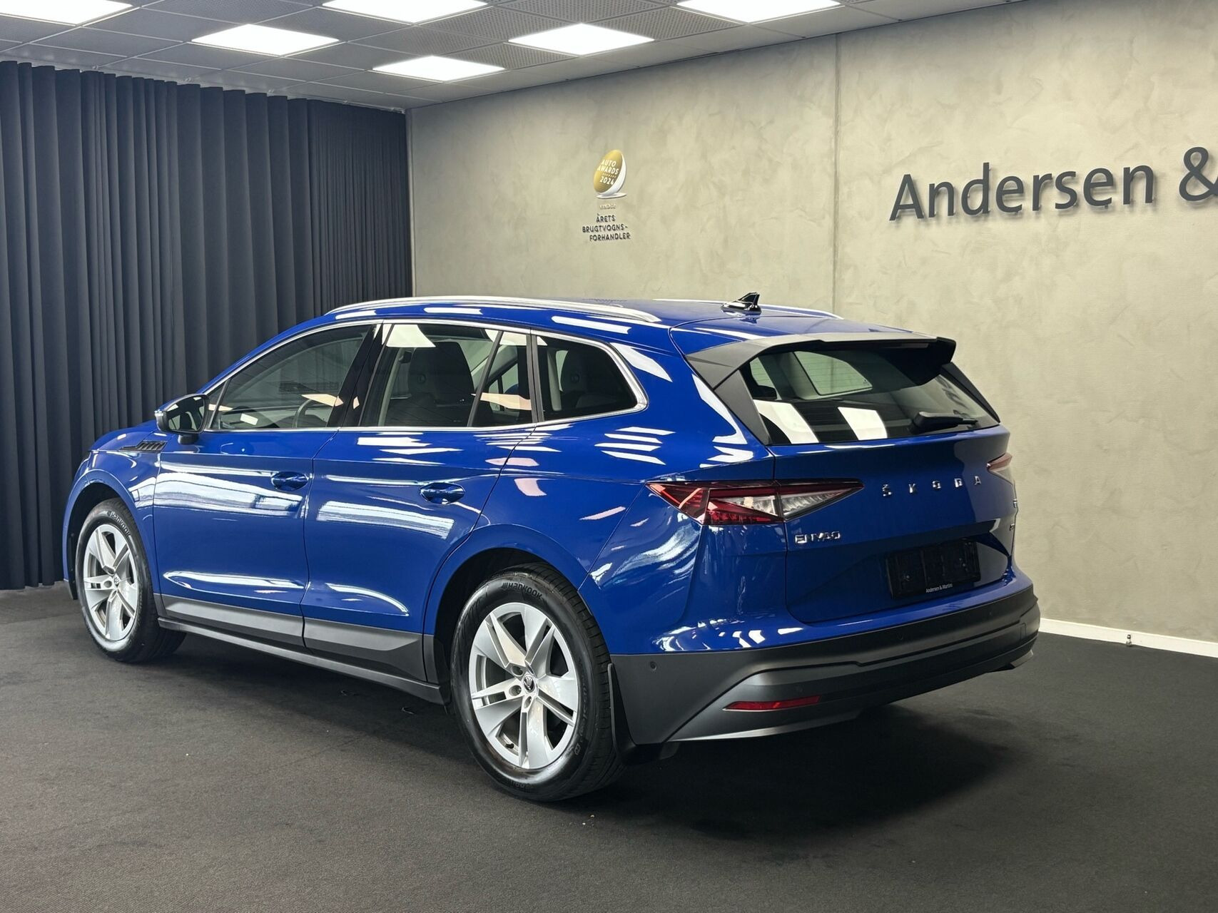 Blå Skoda Enyaq fra 2022