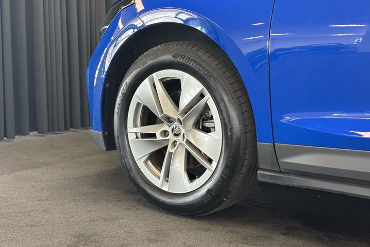 Blå Skoda Enyaq fra 2022