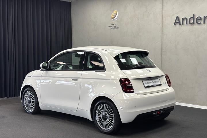 Sort Fiat 500e fra 2023