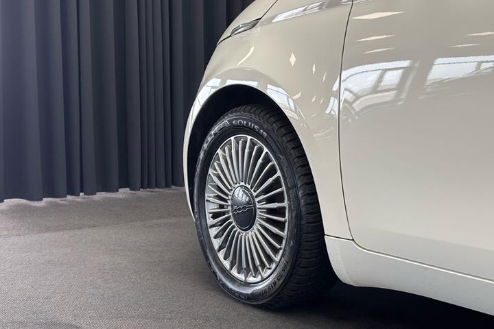 Sort Fiat 500e fra 2023