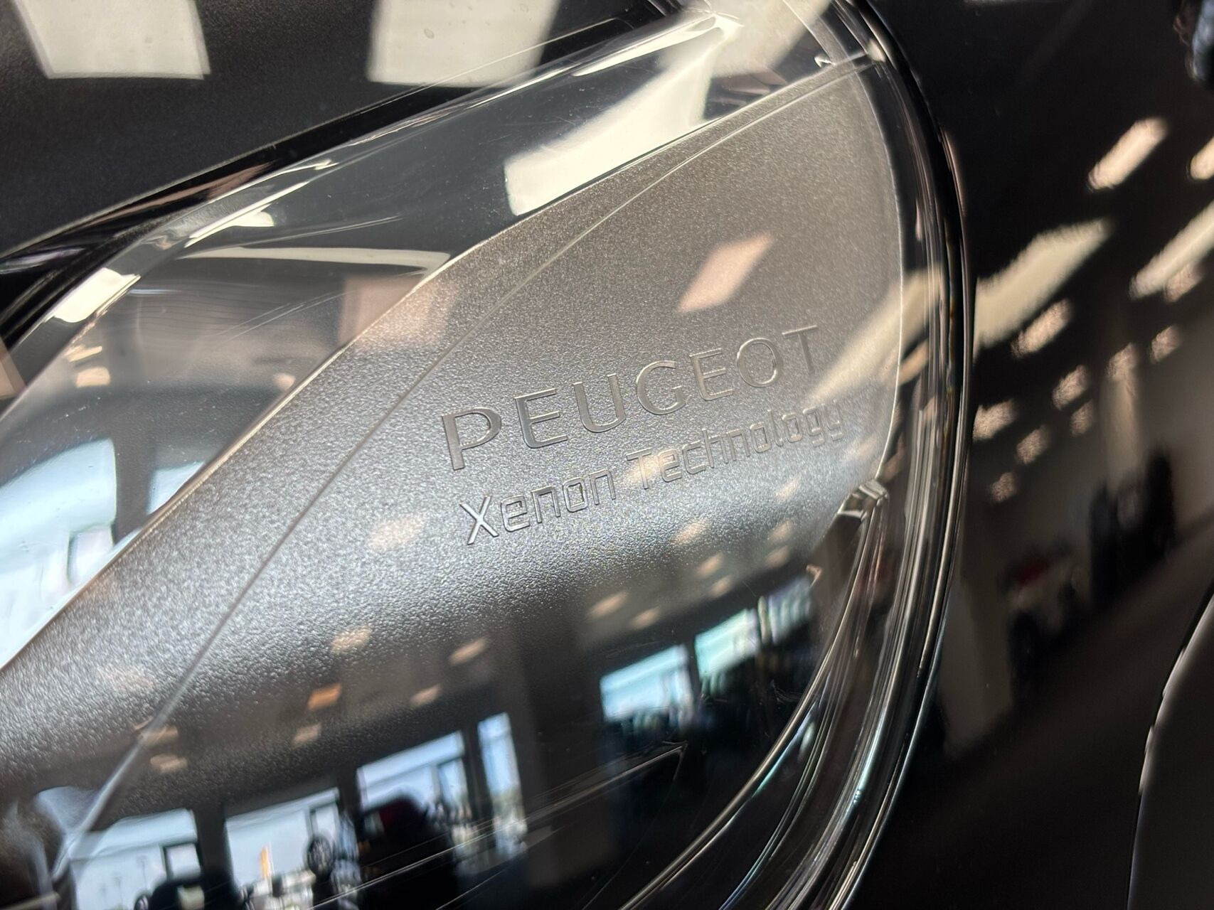 Sort Peugeot e-Traveller fra 2023