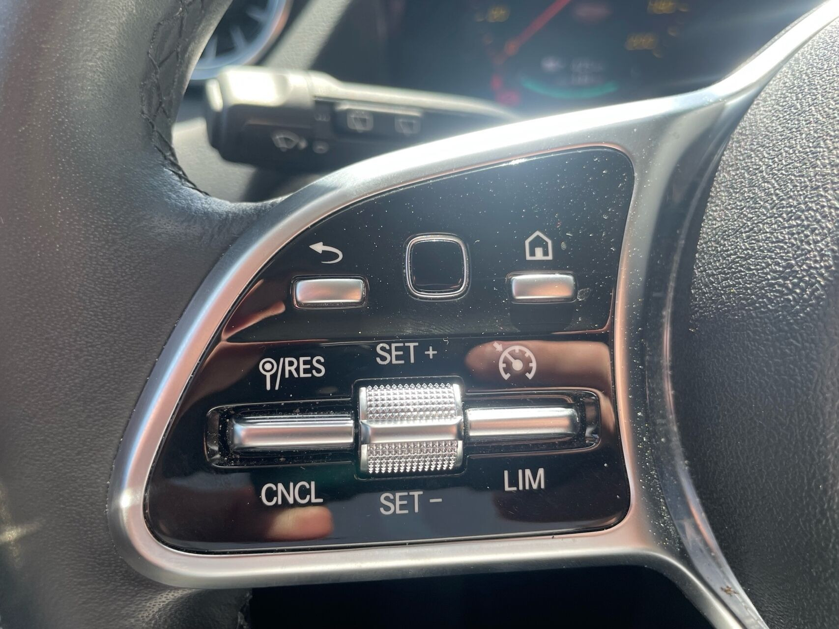 Hvid Mercedes EQA 250+ fra 2022