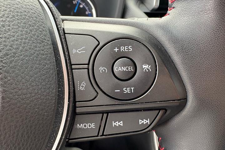 Grå Toyota RAV4 Plug-in fra 2021