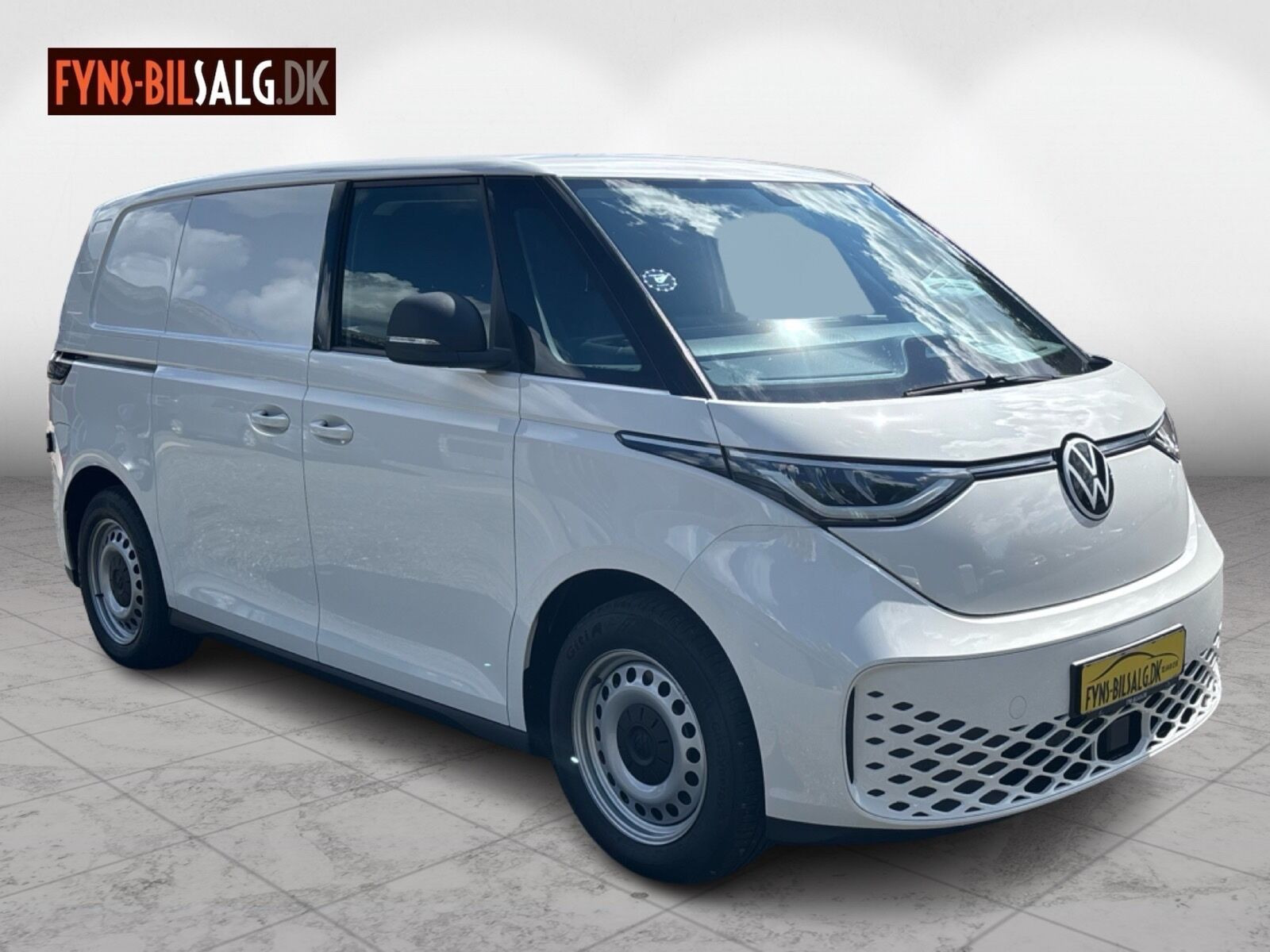 Hvid VW ID.Buzz Cargo fra 2026 set udefra