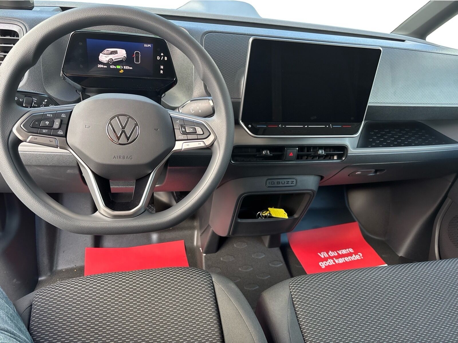 Hvid VW ID.Buzz Cargo fra 2026 set indefra