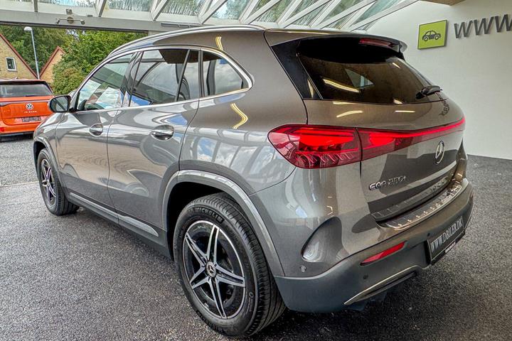 Grå Mercedes EQA 250+ fra 2024