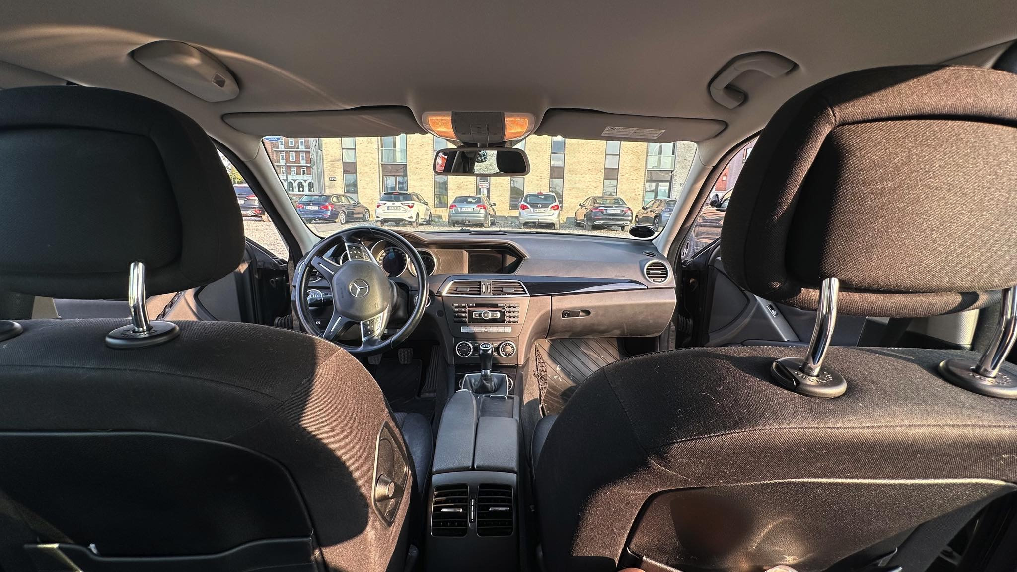 Sort Mercedes C180 fra 2011