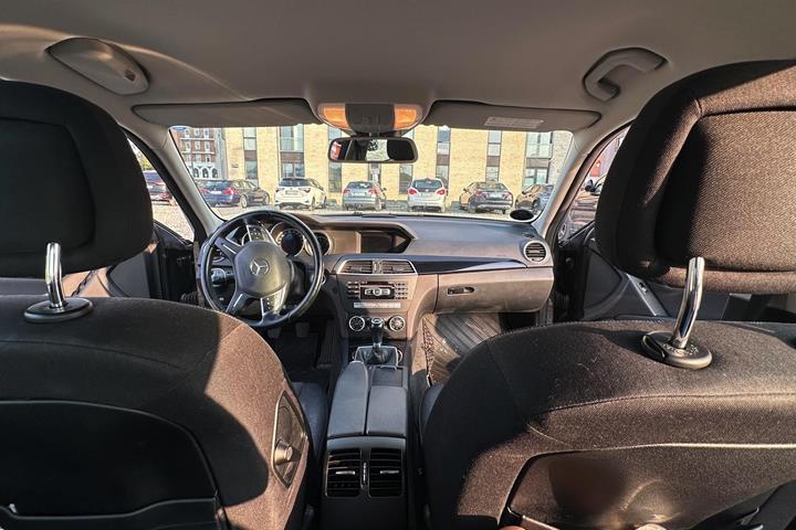 Sort Mercedes C180 fra 2011