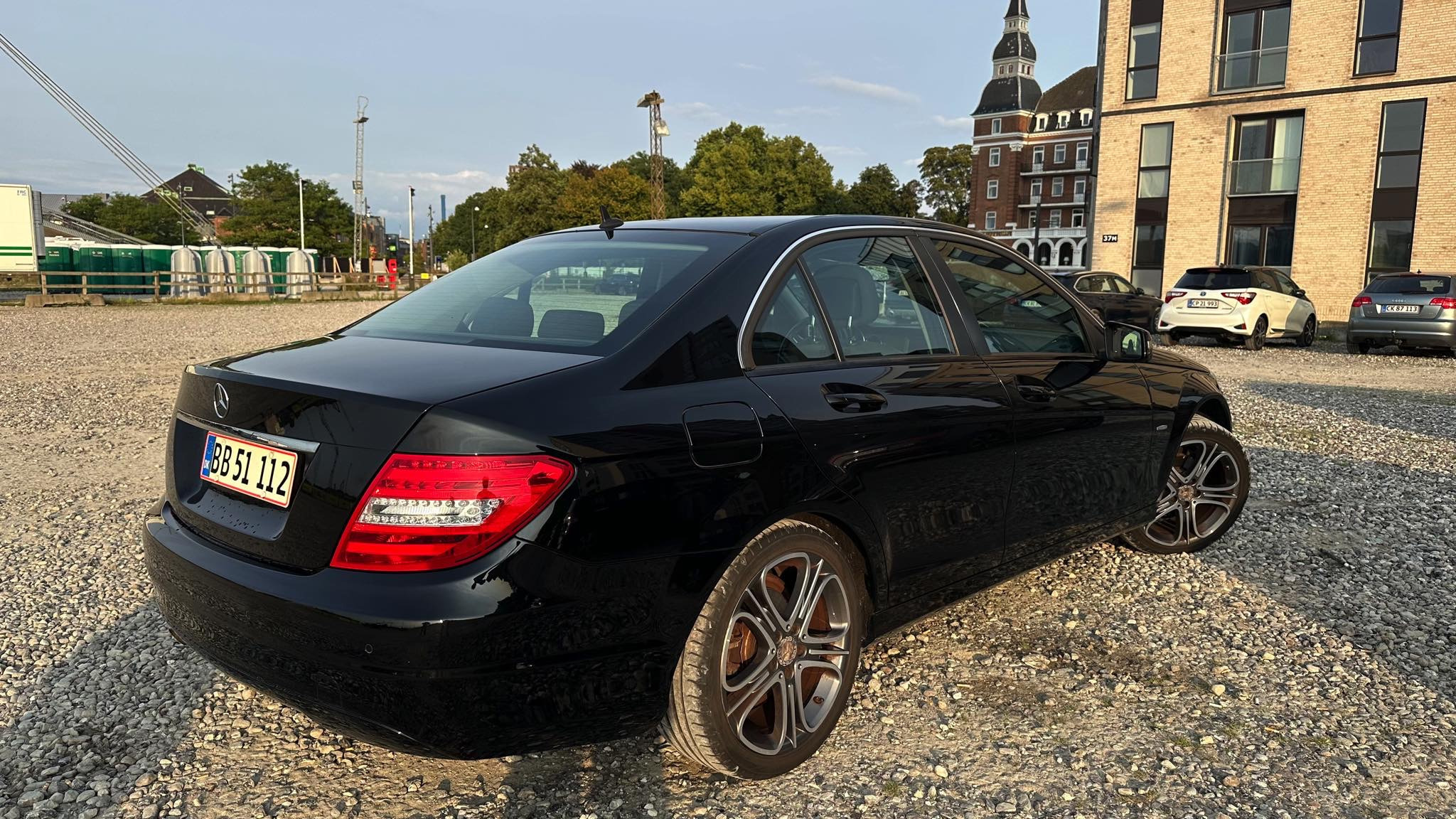 Sort Mercedes C180 fra 2011