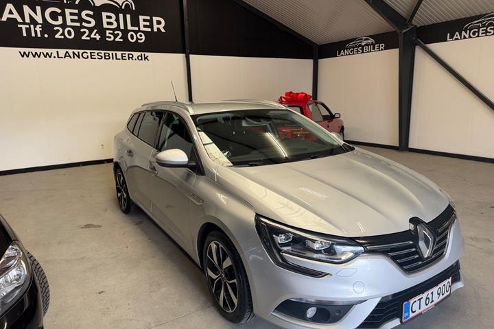 Sølv Renault Megane IV fra 2018