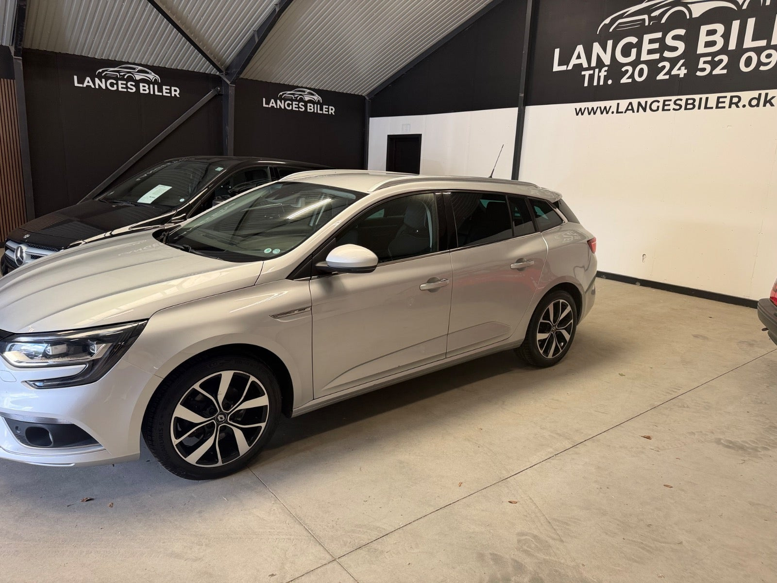 Sølv Renault Megane IV fra 2018