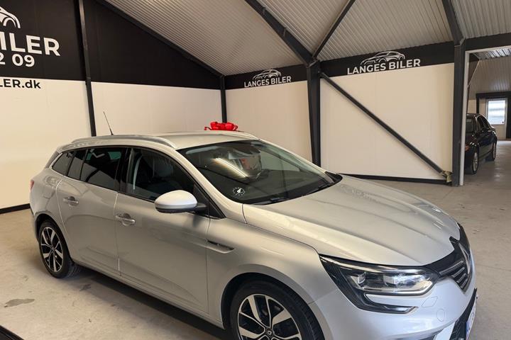 Sølv Renault Megane IV fra 2018