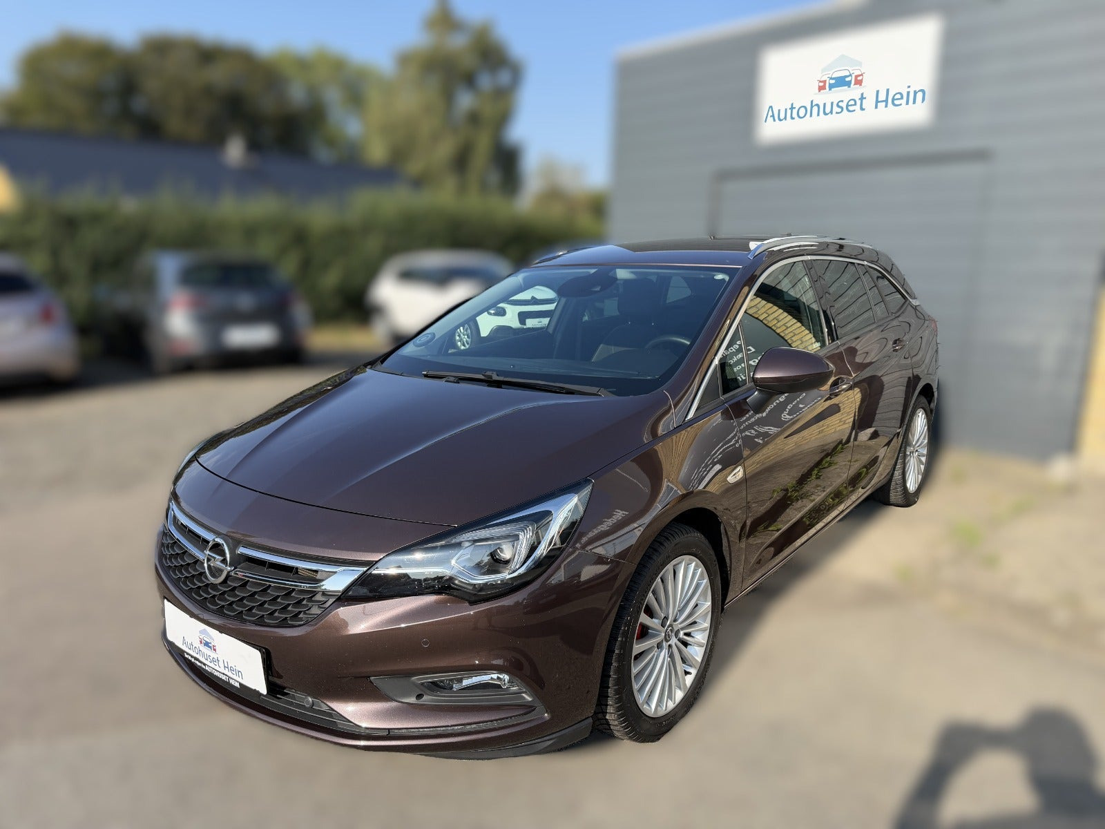 Brun Opel Astra fra 2017
