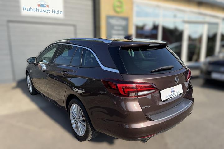 Brun Opel Astra fra 2017