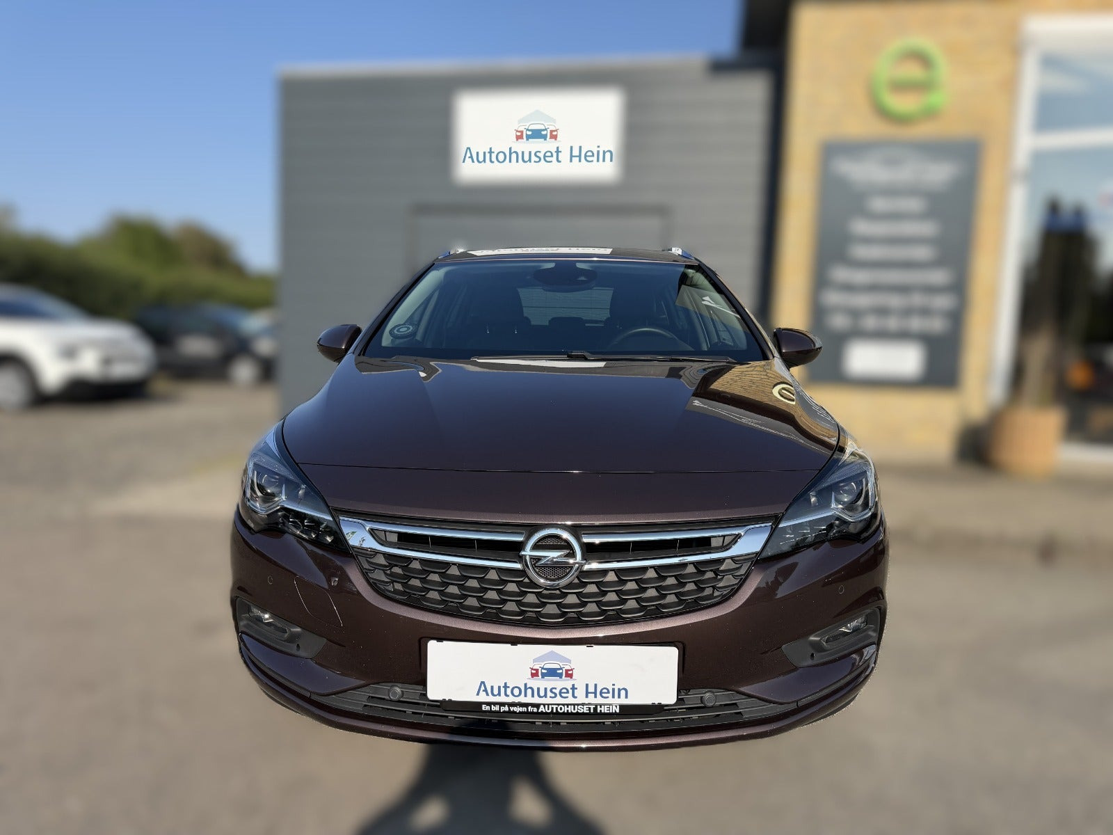 Brun Opel Astra fra 2017