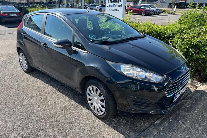 Grøn Ford Fiesta fra 2014