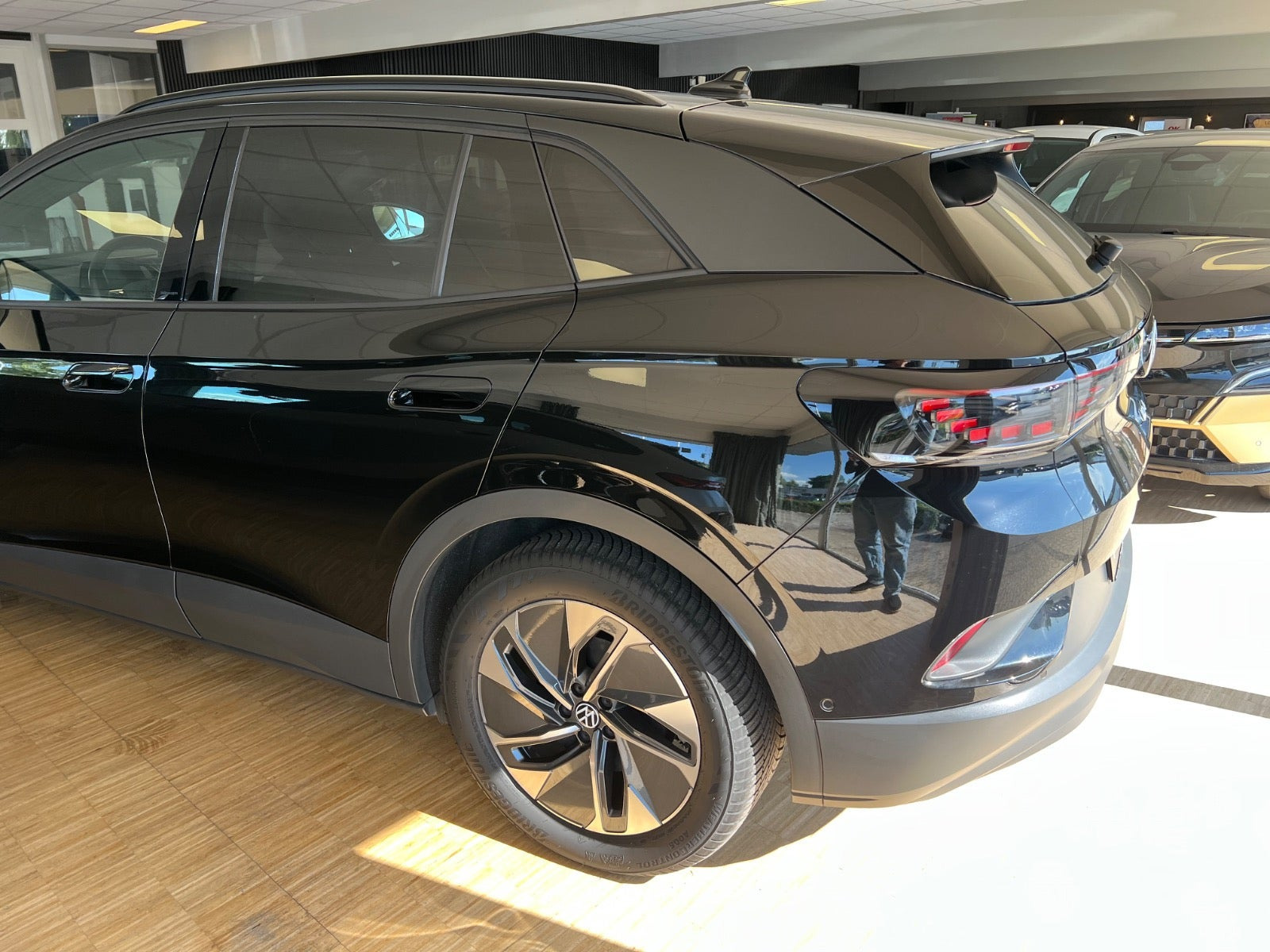 Grøn VW ID.4 fra 2023