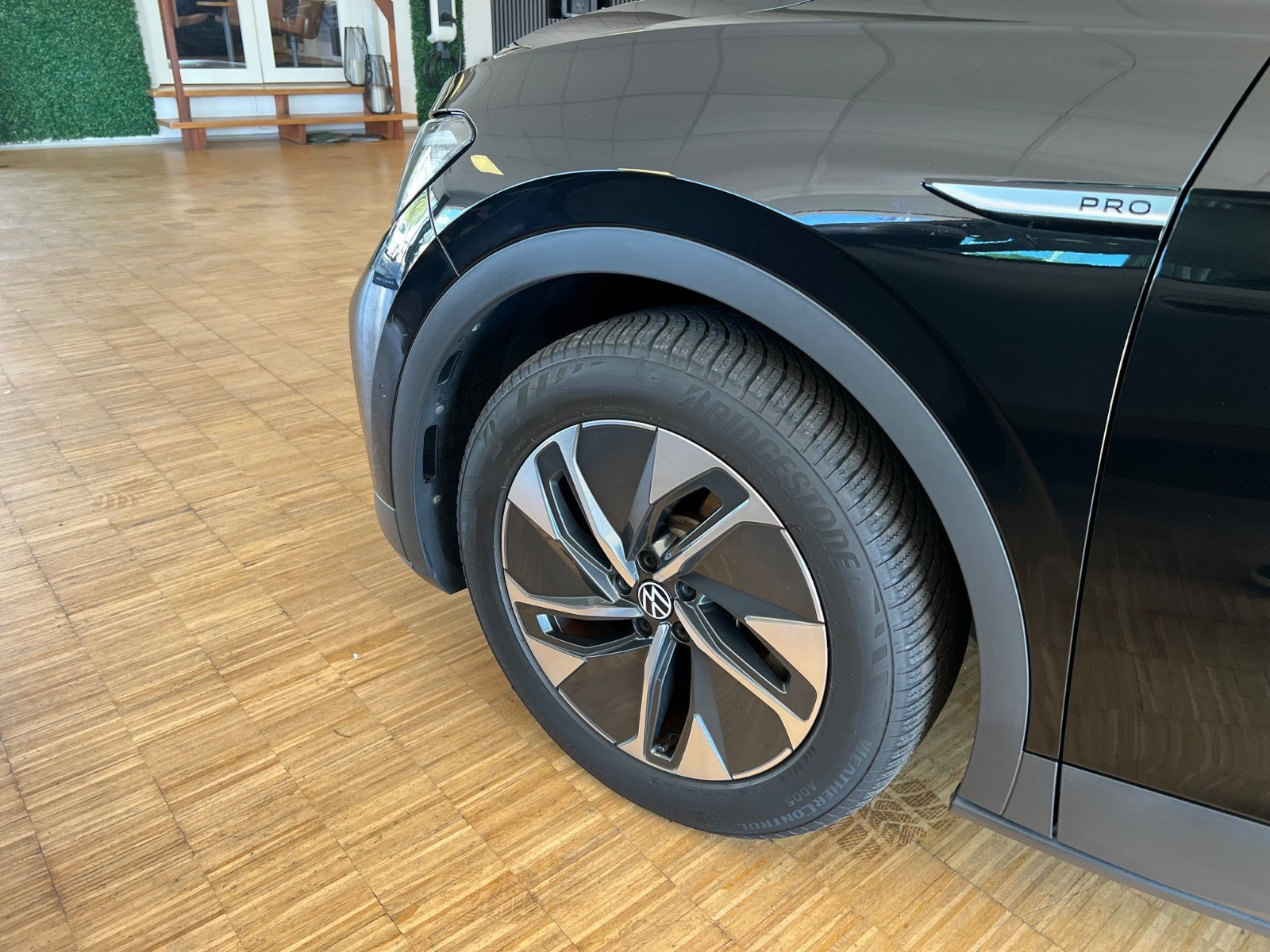 Grøn VW ID.4 fra 2023